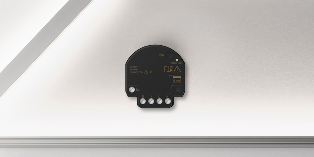 JUNG HOME Jalousieaktor Mini bei Curis Elektrotechnik GmbH & Co. KG in Fürth