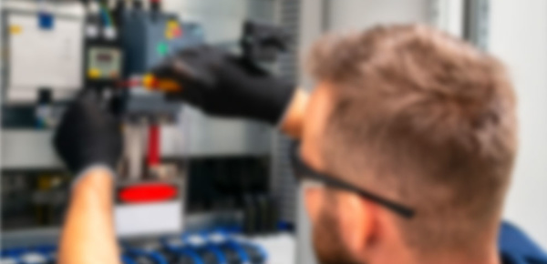 Nieder­spannungs­anlagen bei Curis Elektrotechnik GmbH & Co. KG in Fürth