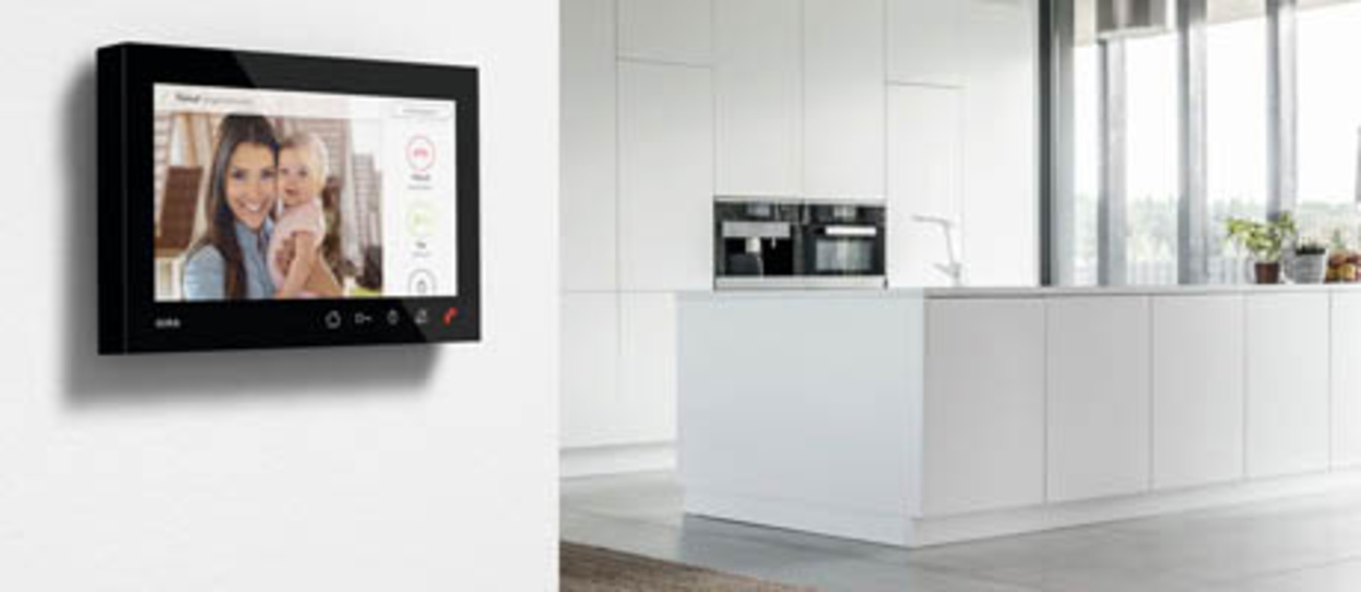 Gira Wohnungsstation bei Curis Elektrotechnik GmbH & Co. KG in Fürth