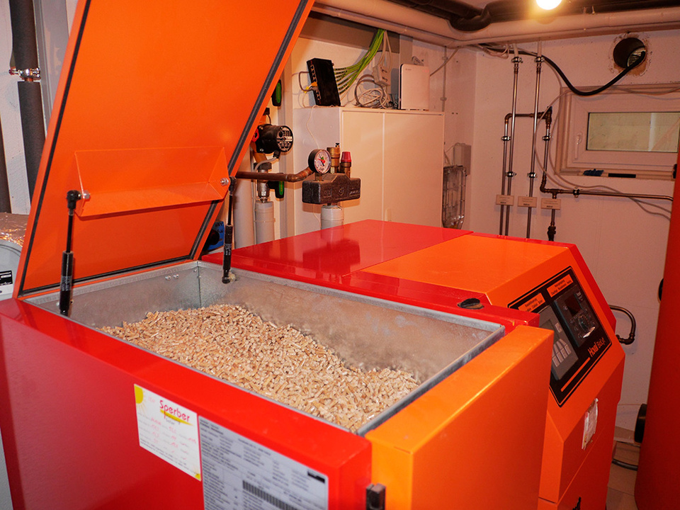 Palletheizung2 bei Curis Elektrotechnik GmbH & Co. KG in Fürth