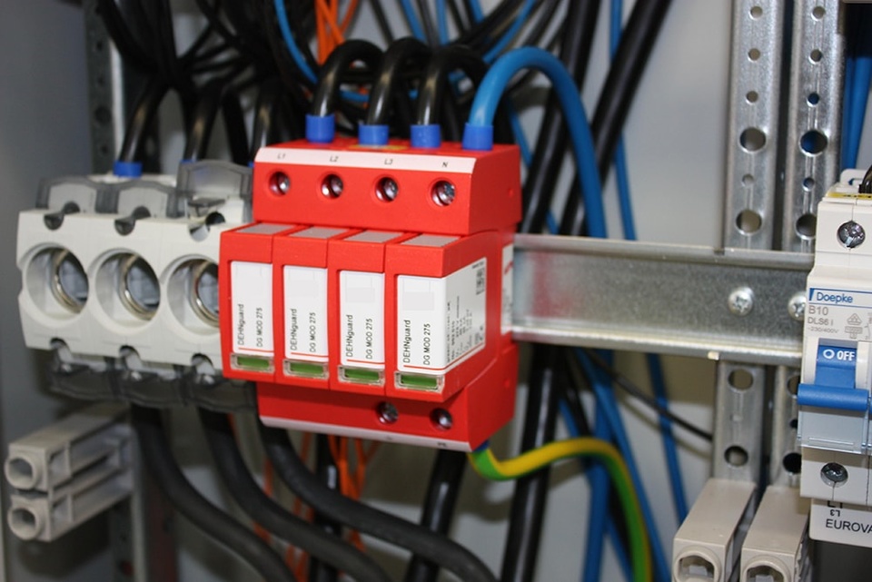 U berspannungsschutz bei Curis Elektrotechnik GmbH & Co. KG in Fürth
